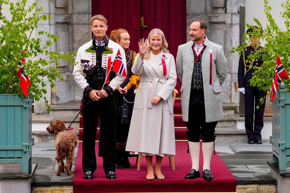 Família real norueguesa celebra o Dia da Constituição em Oslo