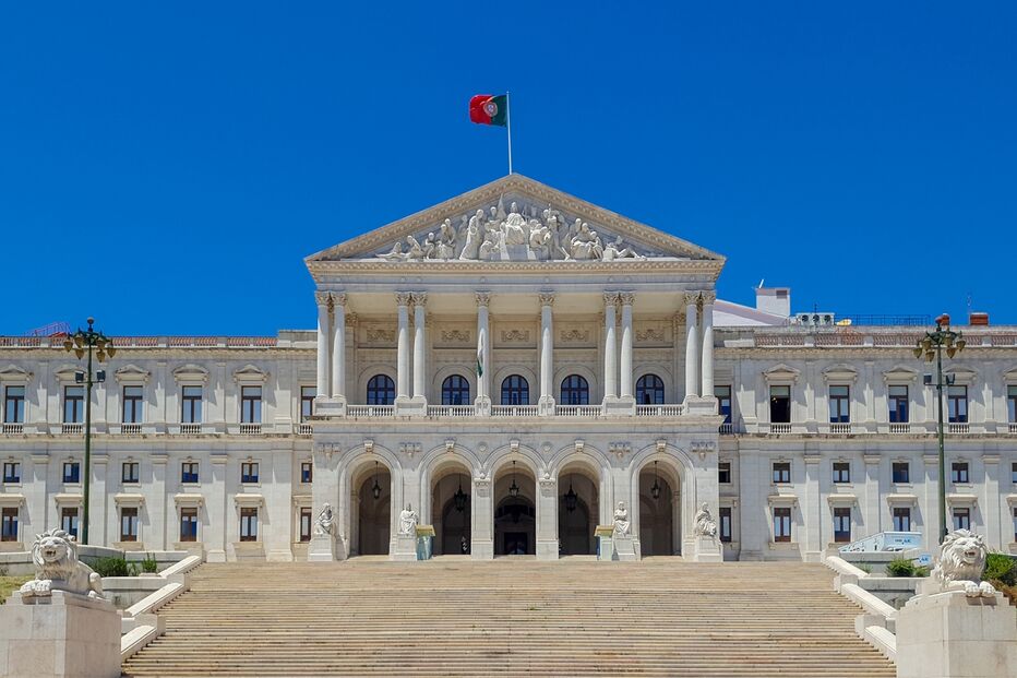 Imagem Assembleia da República  RODAPE 52750262.jpg (28144603) (Milenium)