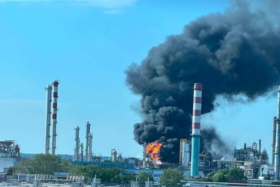 Explosão em refinaria na Hungria causa um morto e sete feridos