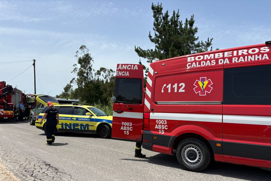 Dois feridos em despiste seguido de capotamento nas Caldas da Rainha