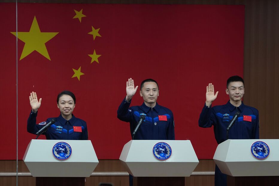 China apresenta missão Shenzhou-23 com astronautas