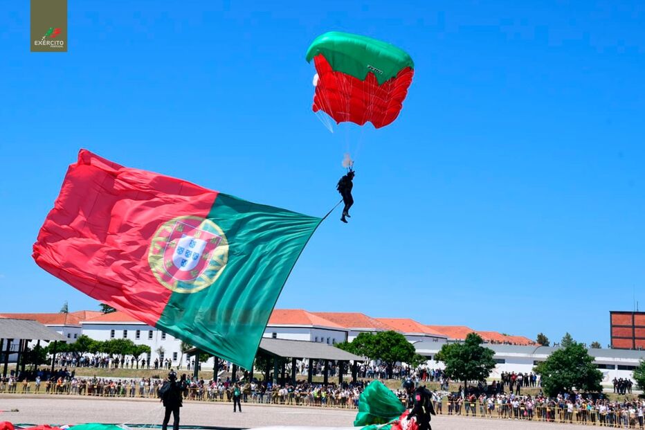 Salto de exibição dos Falcões Negros