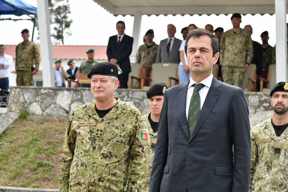 Secretário de Estado elogiou os paraquedistas