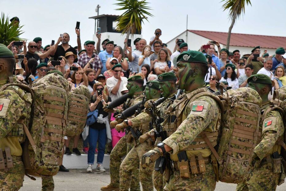 Militares em desfile