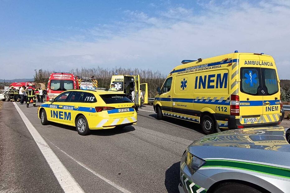 Homem morre em colisão entre dois carros na A25 entre os nós de Albergaria-a-Velha e Talhadas