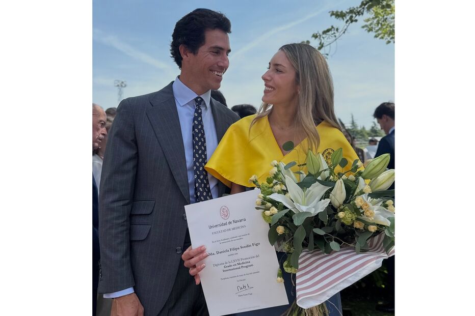 Daniela Figo, filha de Luís Figo, recebe diploma de Medicina na Universidade de Navarra