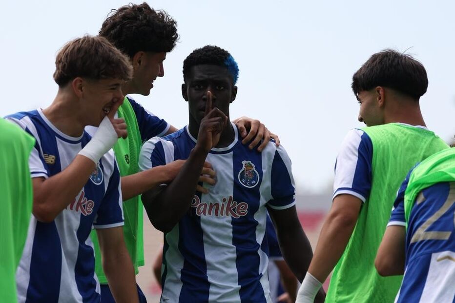 Portistas empataram no Seixal (2-2) frente ao Benfica.
