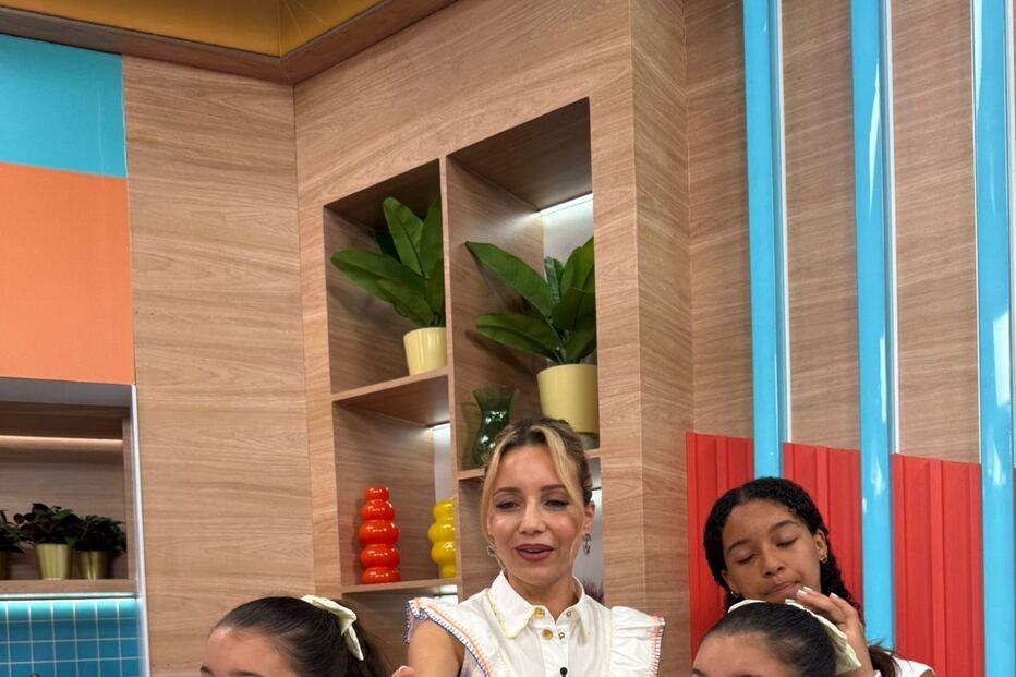 Celebraram o aniversário da apresentadora com surpresas e a presença das filhas
