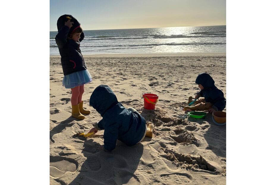 Filhos do ator na praia