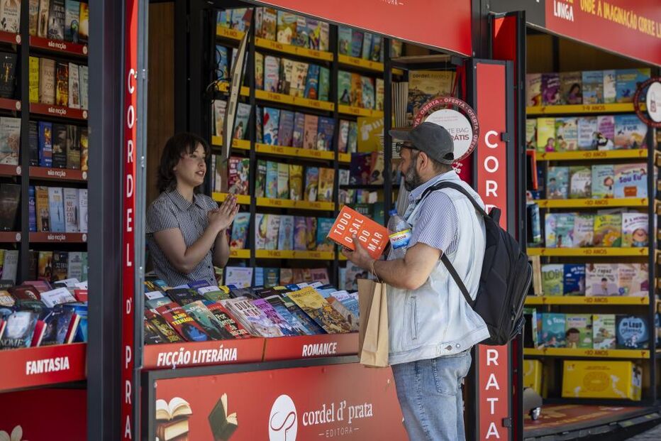 Feira do Livro de Lisboa aberta com livros de fantasia e romance