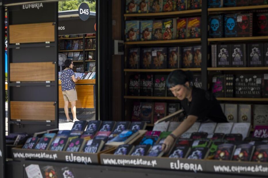 Feira do Livro de Lisboa atrai visitantes apesar do calor