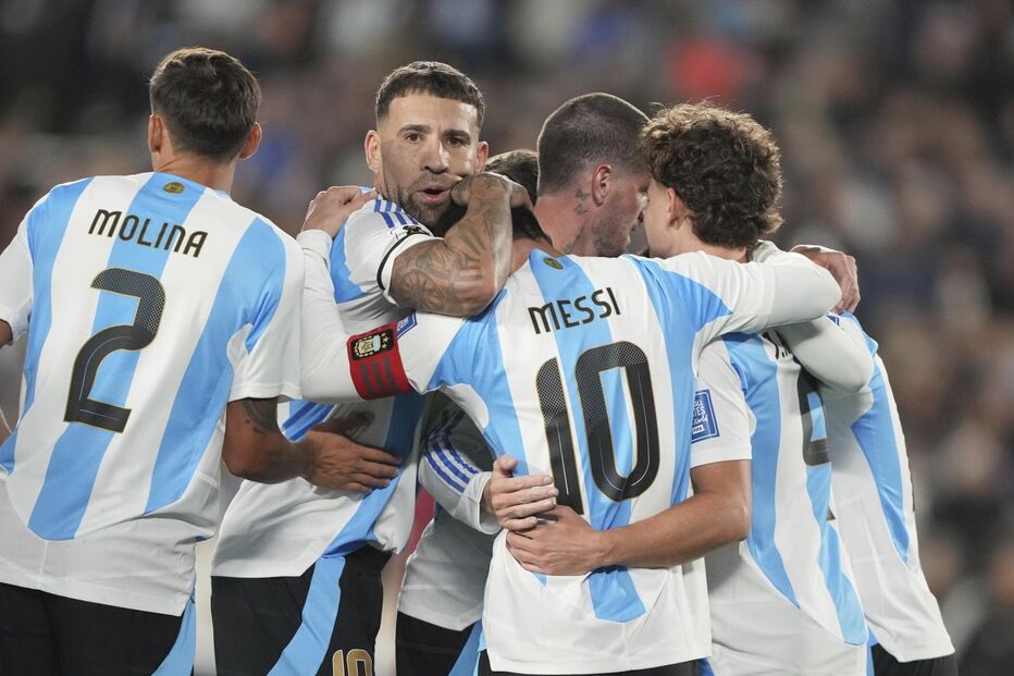 Otamendi e Messi lideram convocatória da Argentina para o Mundial 2026