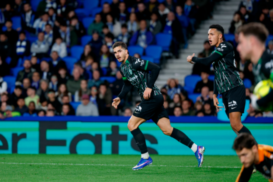 Avançado do Elche negocia regresso ao FC Porto