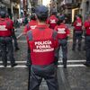 <![CDATA[ Cinco polícias morrem em colisão rodoviária em Espanha ]]>