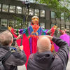 <![CDATA[ Marionetas gigantes invadem ruas de Londres em desfile climático ]]>