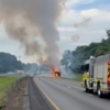 <![CDATA[ Incêndio em camião provoca explosões de fogo de ar