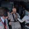 Papa Leão XIV troca papamóvel por cockpit durante voo em Esp