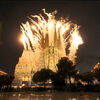 Espetáculo de luz e fogo de artifício assinala bênção de nov