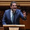 <![CDATA[ Hugo Soares acusa Carneiro de fazer política com "populismos e falsidades" ]]>