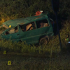 <![CDATA[ Dois mortos e cinco feridos em despiste de carrinha no IC1 em Santiago do Cacém ]]>