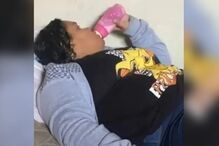 Mulher de 37 anos finge ter 12 e consegue ser adotada por família no Brasil
