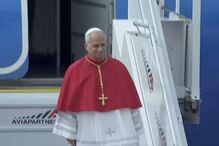 Papa Leão XIV acaba de chegar a Madrid. Vai ser recebido pelos reis e Pedro Sánchez