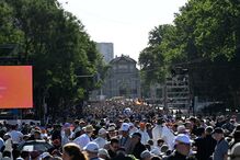 Mais de um milhão de pessoas assistem a missa celebrada por Leão XIV no centro de Madrid