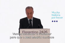O momento em que Florentino elogia Mourinho no discurso e... tem de pedir palmas à plateia