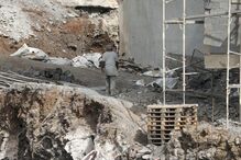As obras em curso na Cidade da Praia na Ilha de Santiago apresentam um número significativo de imigrantes integrados no setor da construção civil