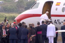 Rei de Espanha empresta avião a Papa Leão XIV após avaria no voo de regresso a Roma