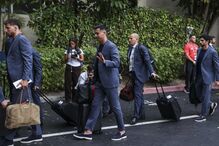 Jogadores chegam ao hotel Four Seasons Palm Beach 