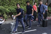 Jogadores chegam ao hotel Four Seasons Palm Beach 