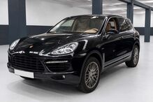 Supercarro de ex-agente de Futebol à venda por 53 mil euros