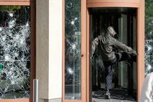 Confrontos entre manifestantes anti-G7 e polícia perto da sede da ONU em Genebra