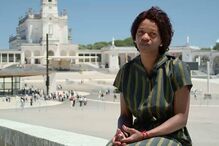 Maria foi atingida quando tinha cinco anos e vive desde então com uma bala alojada no peito. Veja agora na CMTV