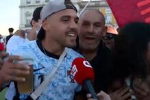 'Vamos ganhar... Não foi hoje, mas vai acontecer!': Adeptos continuam em festa apesar do empate de Portugal