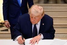 Trump diz que acordo com Irão 'evitou depressão mundial'