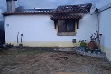 Incêndio destruiu casa em Castelo Branco1.jpg