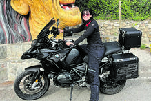 Empresária morre de moto frente ao marido no aniversário da boda 