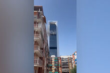 Explosão em arranha-céus em Madrid. Prédio evacuado 