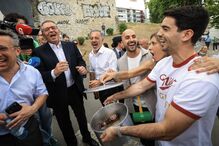 Presidente da República, António José Seguro, acompanhado pelo Presidente da Câmara Municipal do Porto, Pedro Duarte, nos festejos do São João no Porto