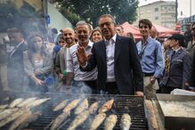 Presidente da República, António José Seguro, acompanhado pelo Presidente da Câmara Municipal do Porto, Pedro Duarte, nos festejos do São João no Porto