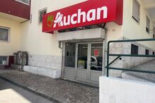 Supermercado assaltado com recurso a arma de fogo no Seixal