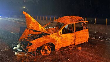 Uma pessoa morre carbonizada em colisão entre dois carros na A1 entre os nós de Estarreja e Feira