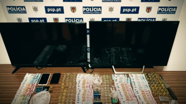 PSP de Almada acaba com negócio de tráfico em casa