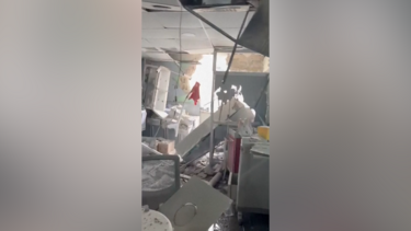 Imagens mostram destruição em hospital após ataque aéreo israelita na cidade de Tiro 