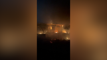 Imagens mostram casas e viaturas incendiadas após ataque de colonos israelitas na Cisjordânia