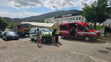 Um ferido em colisão entre dois carros em Arouca