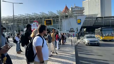 "Nenhum autocarro passou em duas horas": Filas de espera em Sete Rios devido à greve geral