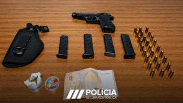 PSP detém foragido com arma pronta a disparar no centro comercial Almada Fórum